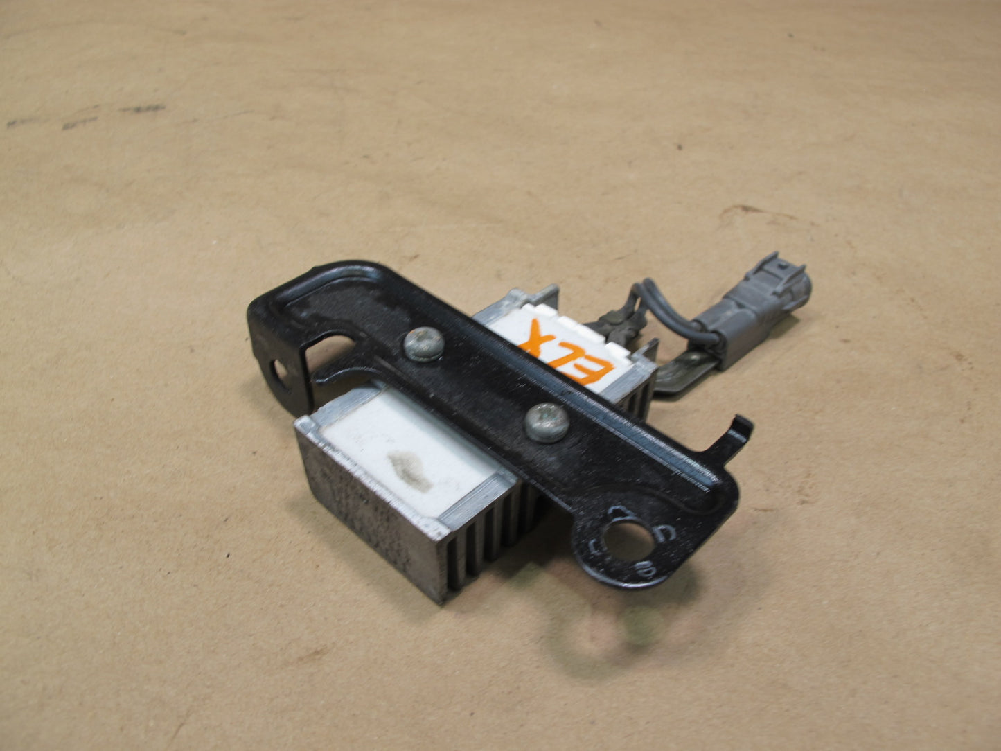1998-2007 Lexus UZJ100L LX470 Fuel Pump Resistor Module 23080-50061