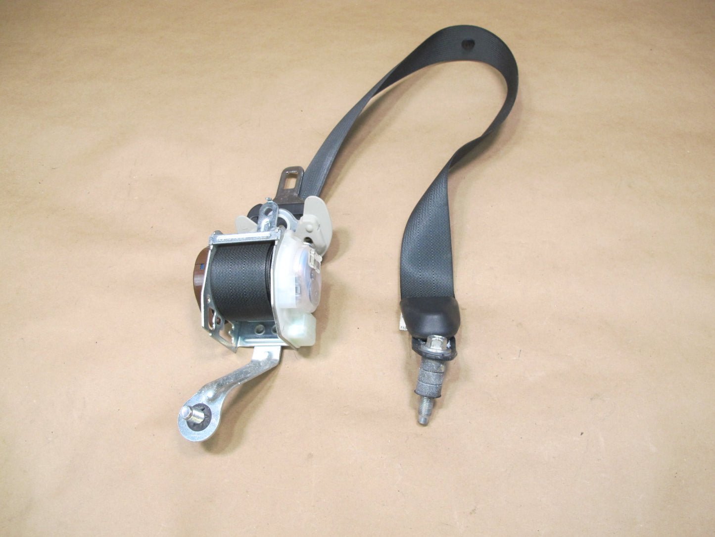 14-20 INFINITI QX60 REAR 2ND ROW LEFT DRIVER SIDE SEATBELT RETRACTOR OEM