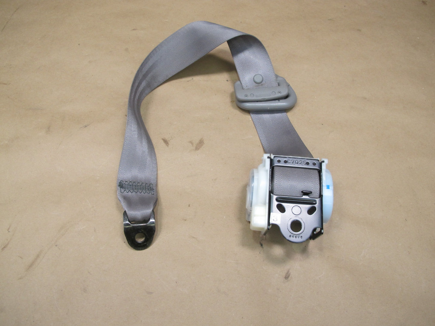 03-05 LEXUS LX470 REAR 3RD ROW RIGHT & LEFT SIDE SEATBELT RETRACTOR SET OEM