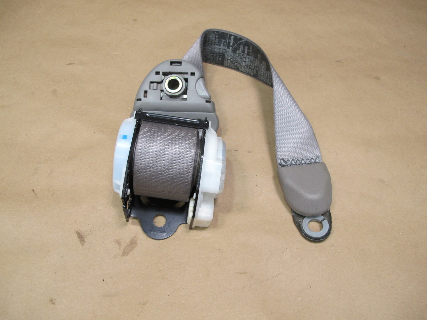 03-05 LEXUS LX470 REAR 2ND ROW RIGHT & LEFT SIDE SEATBELT RETRACTOR SET OEM