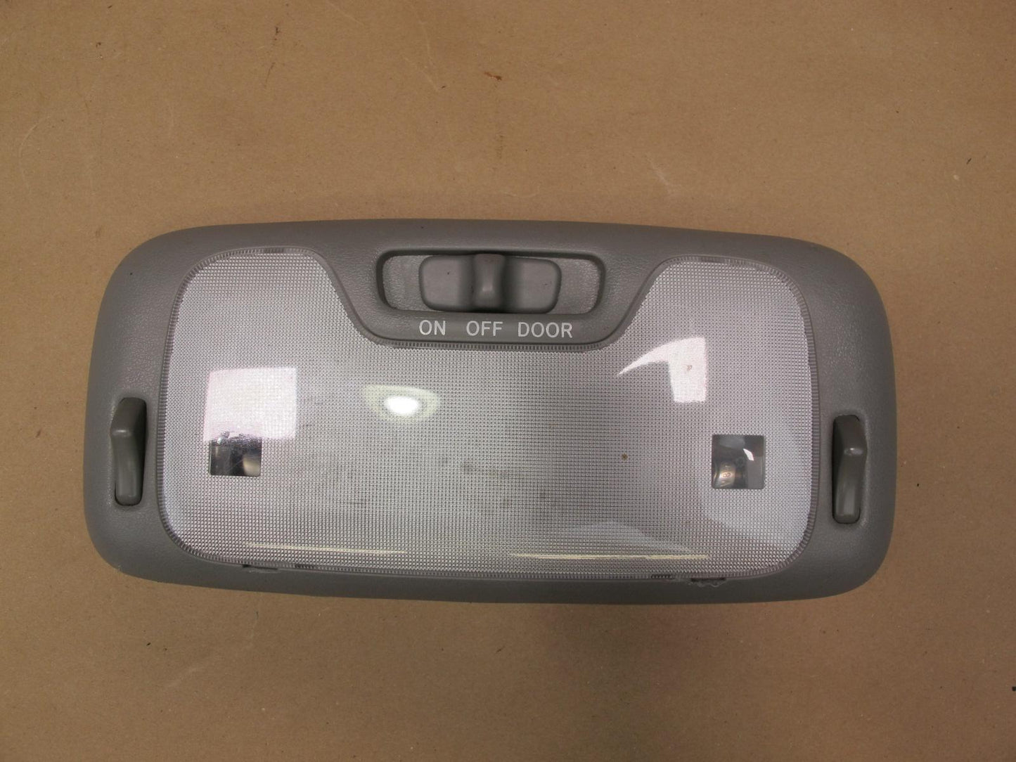 2003-2007 Lexus UZJ100L LX470 Overhead Console Interior Light Lamp Set