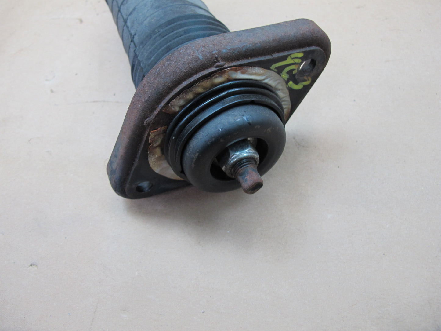 14-17 Infiniti QX60 2.5L Hybrid Rear Left & Right Side Shock Strut Absorber Set