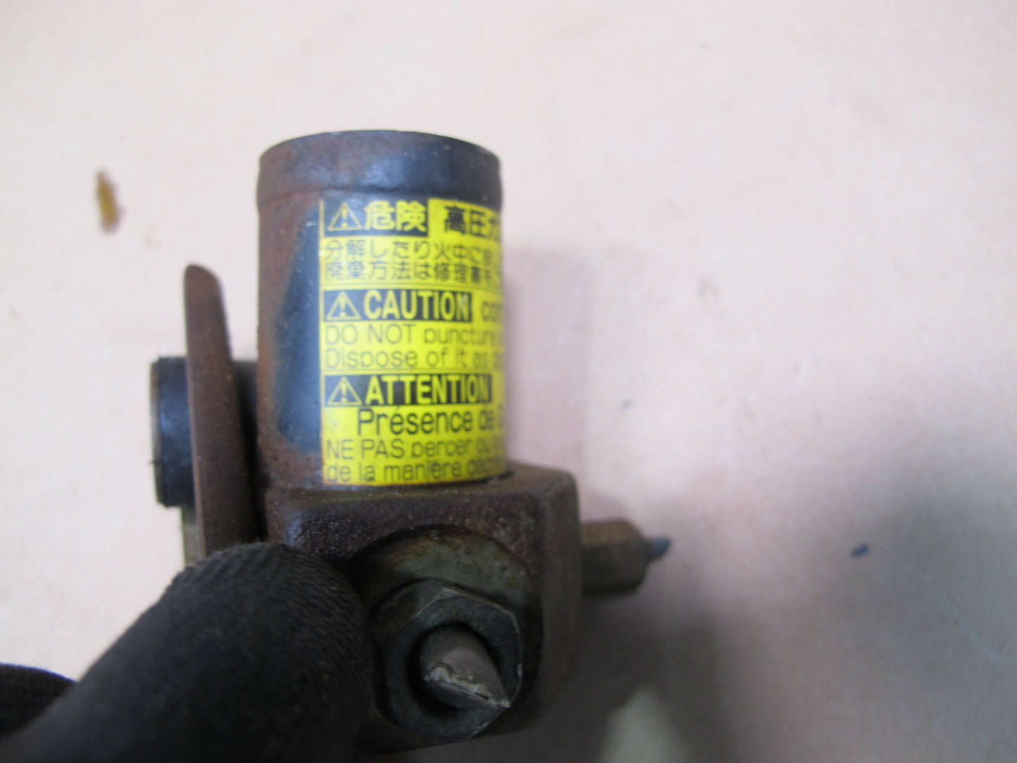 2003-2007 Lexus UZJ100L LX470 Height Control Pressure Accumulator