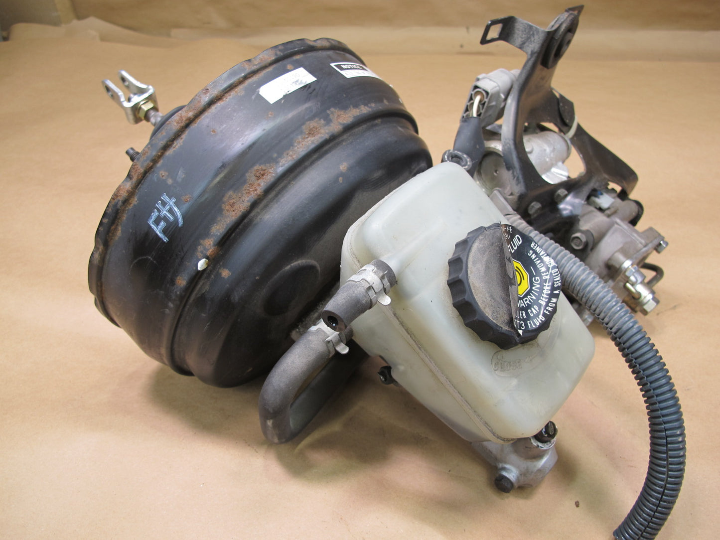 95-97 Lexus UCF20L LS400 Brake Master Cylinder Booster Traction Pump Assy OEM