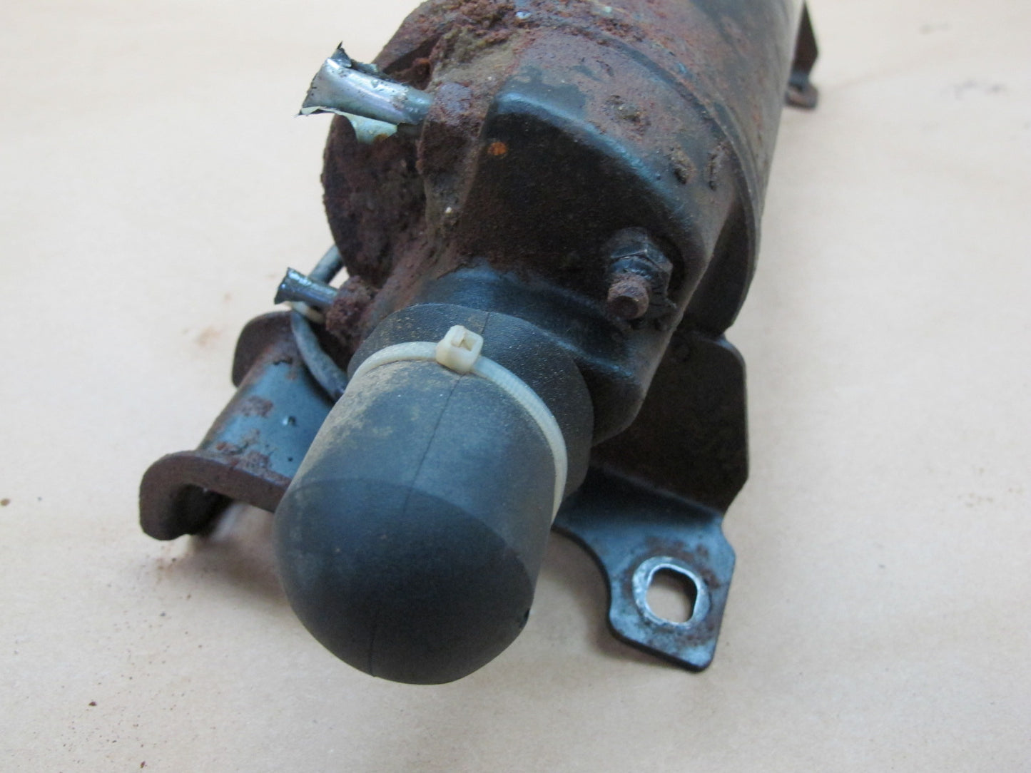 1998-2007 Lexus J100 LX470 Air Suspension Accumulator Tank 49130-60010