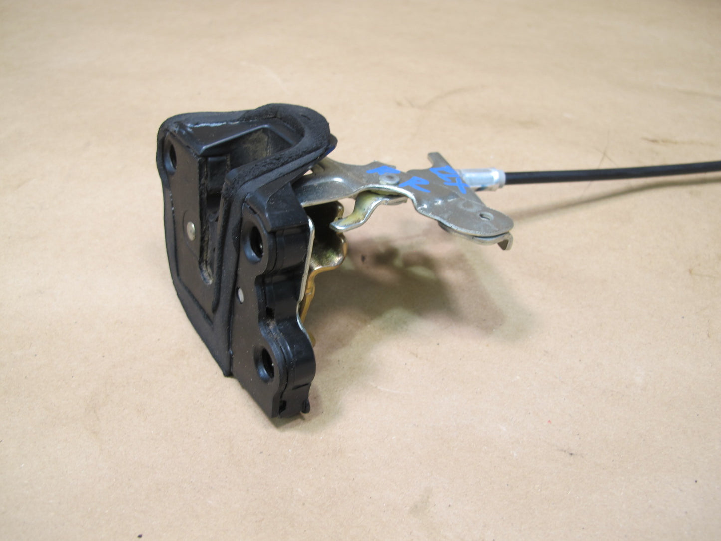2003-2007 Lexus UZJ100L LX470 Rear Left & Right Trunk Gate Lock Latch Set of 2