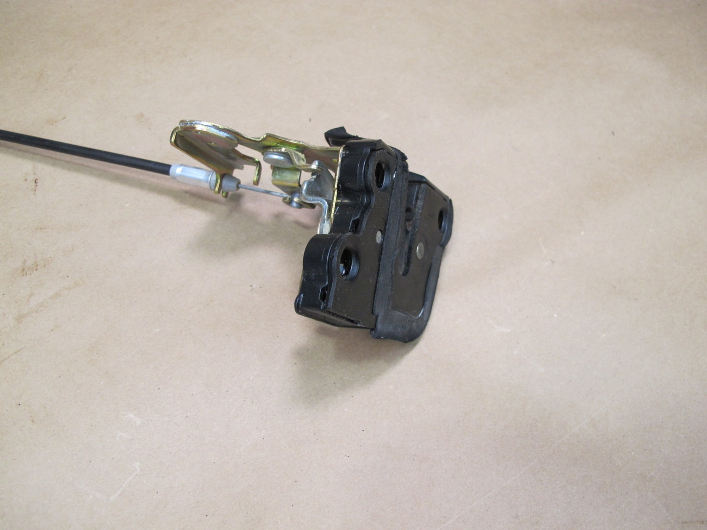 2003-2007 Lexus UZJ100L LX470 Rear Left & Right Trunk Gate Lock Latch Set of 2