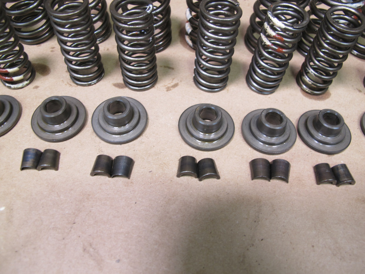03-08 Mercedes SL55 AMG 12 Engine Exhaust Valve Spring Retainer Keeper Set OEM
