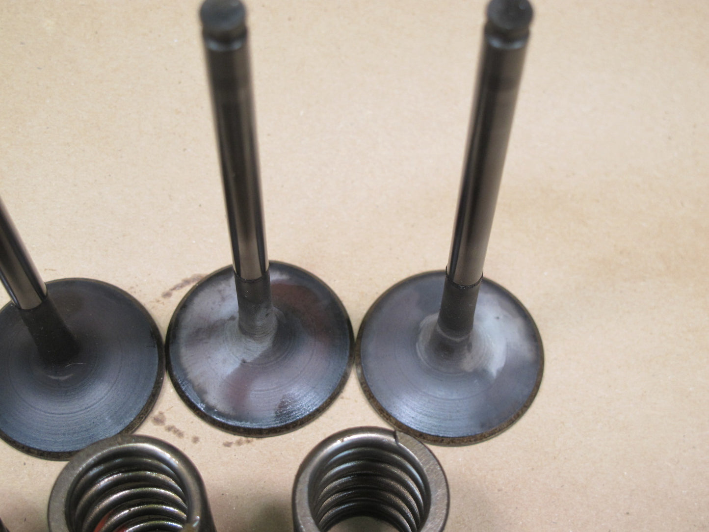03-08 Mercedes SL55 AMG 12 Engine Exhaust Valve Spring Retainer Keeper Set OEM