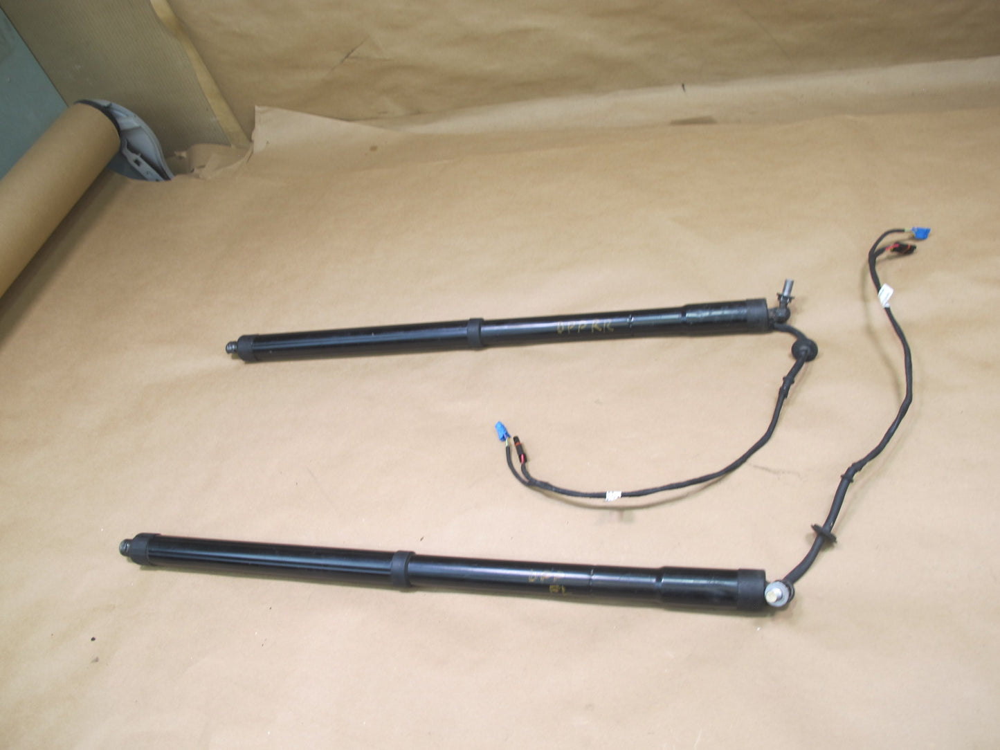 2010-2016 Porsche Panamera 970 Rear Trunk Lid Shock Lift Strut Support Set of 2