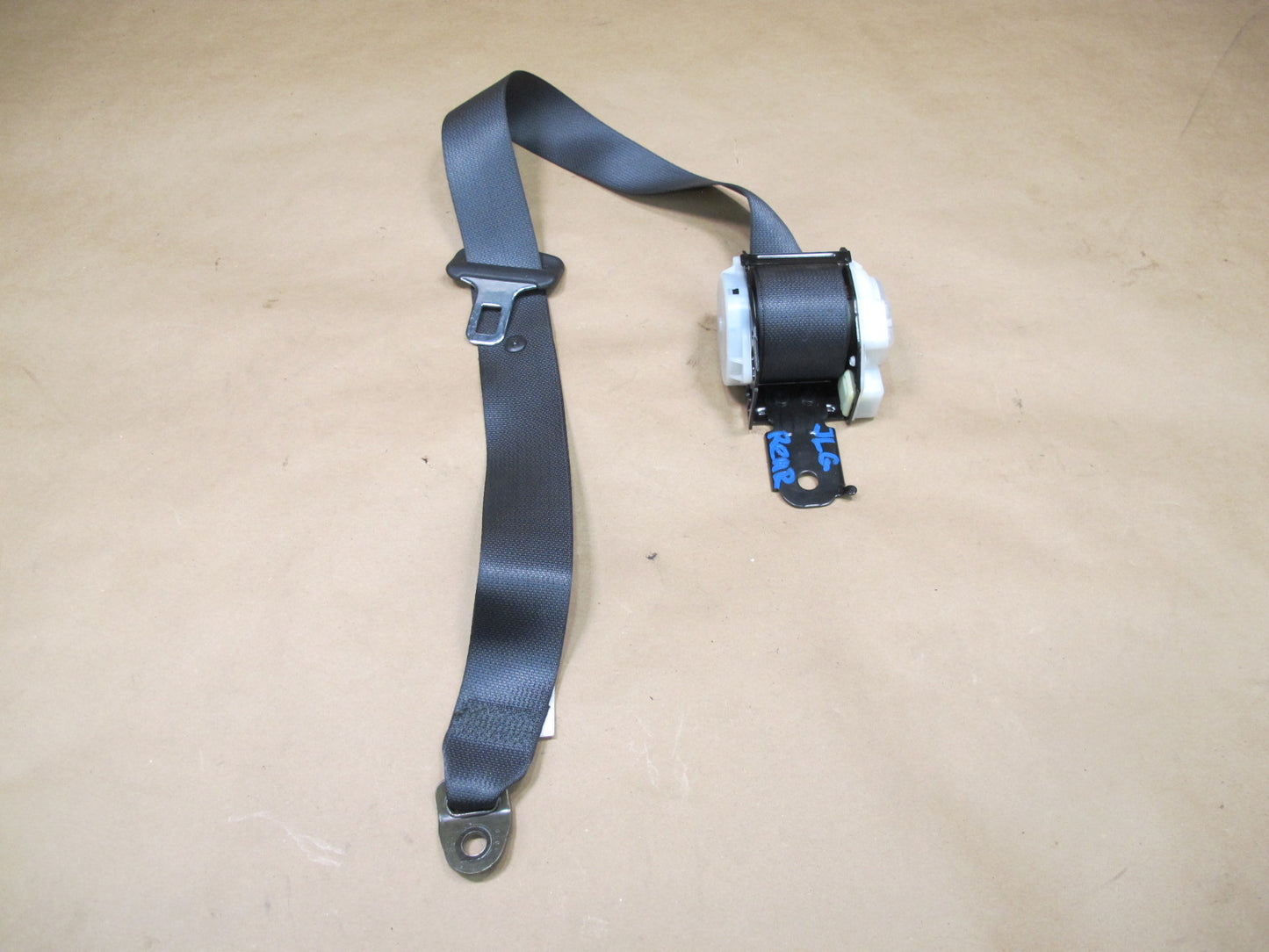 01-05 LEXUS GS300 GS430 REAR LEFT CENTER RIGHT SIDE SEATBELT RETRACTOR SET OEM