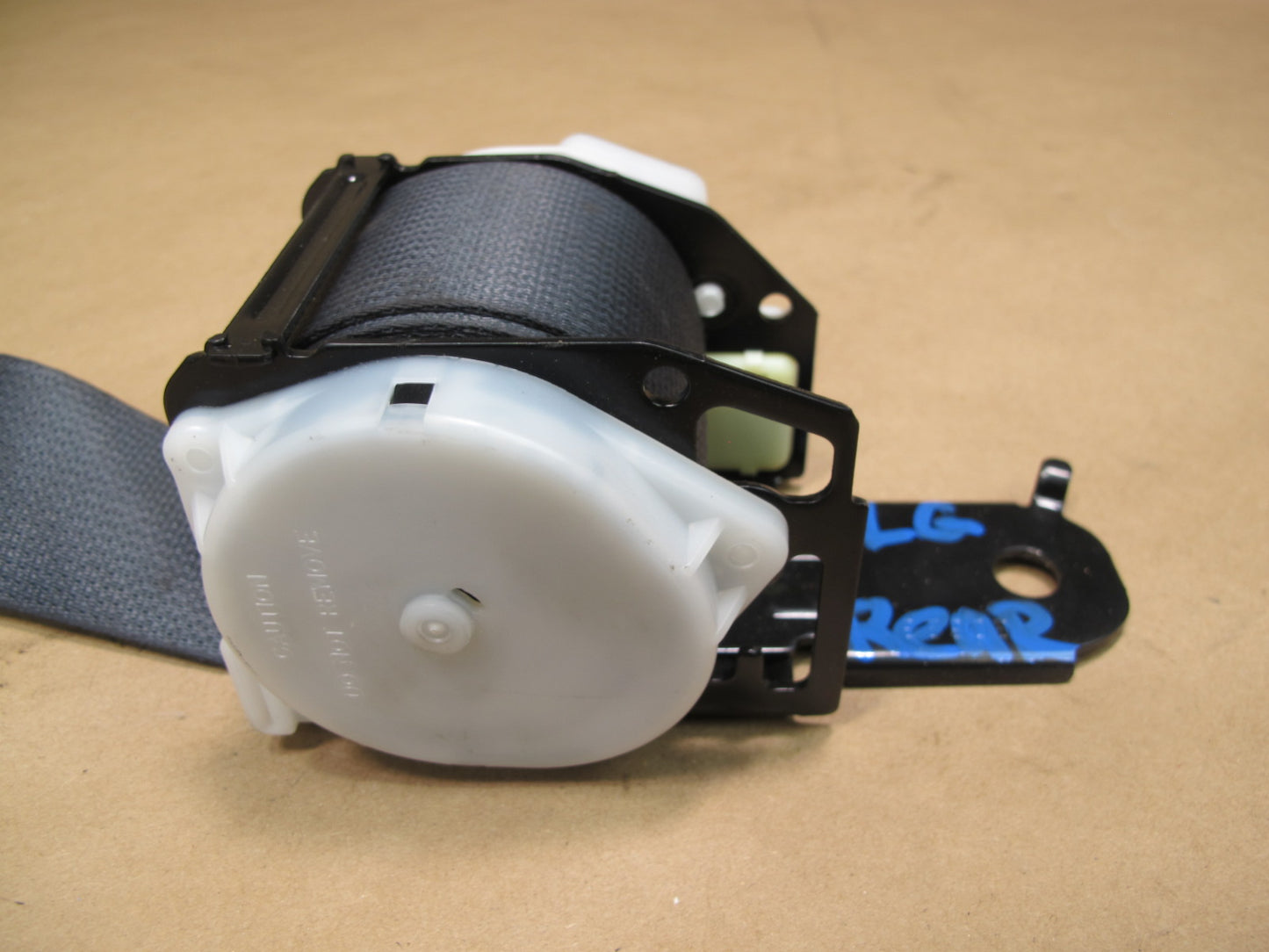 01-05 LEXUS GS300 GS430 REAR LEFT CENTER RIGHT SIDE SEATBELT RETRACTOR SET OEM