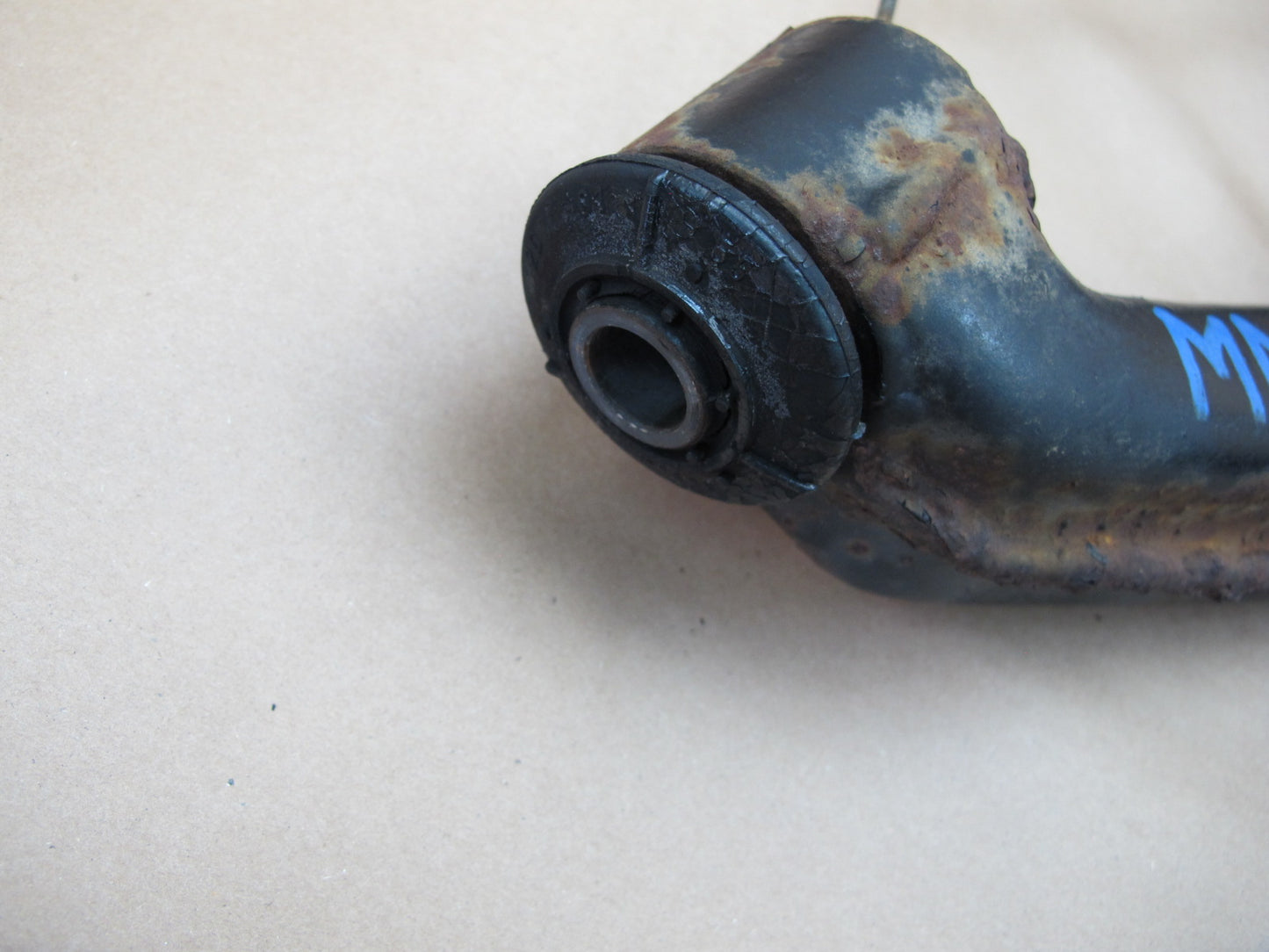 86-91 Mercedes W126 560SEL Rear Left Trailing Arm Knuckle Wheel Hub OEM