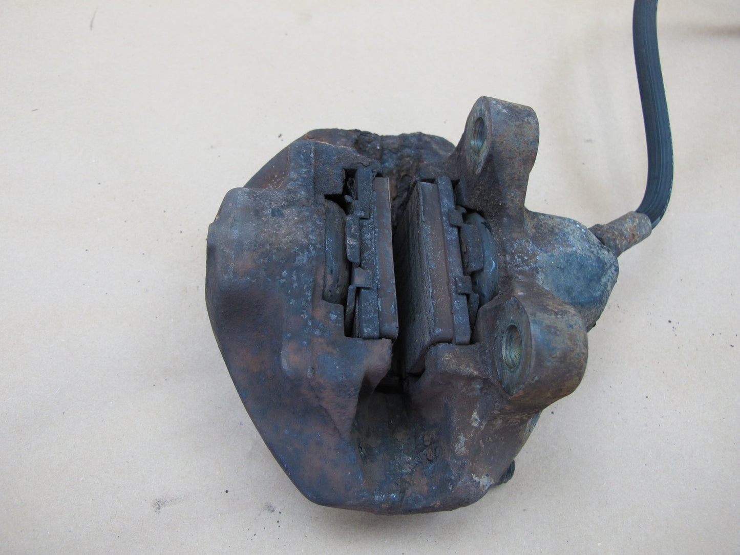 86-91 Mercedes W126 560SEL 560SEC Set of 2 Rear Left & Right Brake Caliper OEM