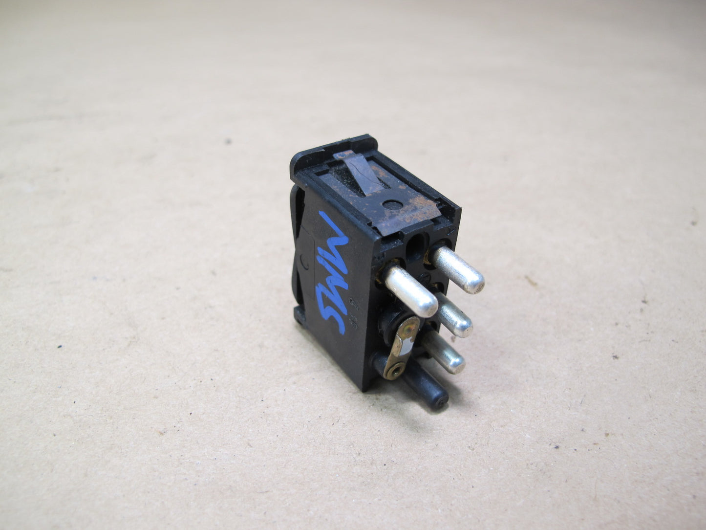 86-91 Mercedes W126 Rear Heated Window Defrost Button Switch 0008206110 OEM