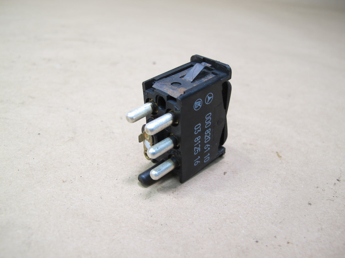86-91 Mercedes W126 Rear Heated Window Defrost Button Switch 0008206110 OEM