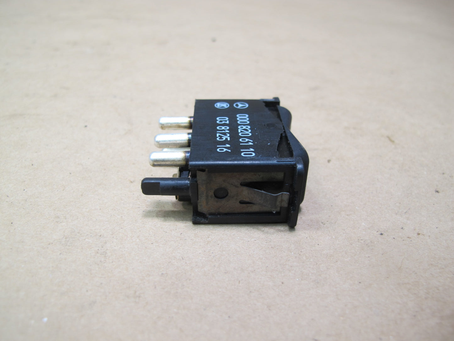 86-91 Mercedes W126 Rear Heated Window Defrost Button Switch 0008206110 OEM