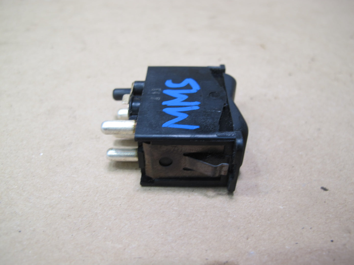 86-91 Mercedes W126 Rear Heated Window Defrost Button Switch 0008206110 OEM