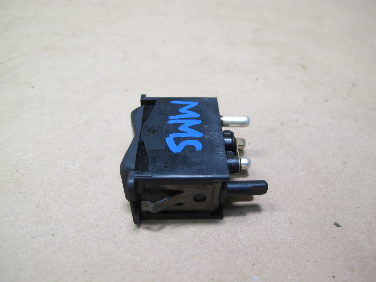 86-91 Mercedes W126 Rear Heated Window Defrost Button Switch 0008206110 OEM