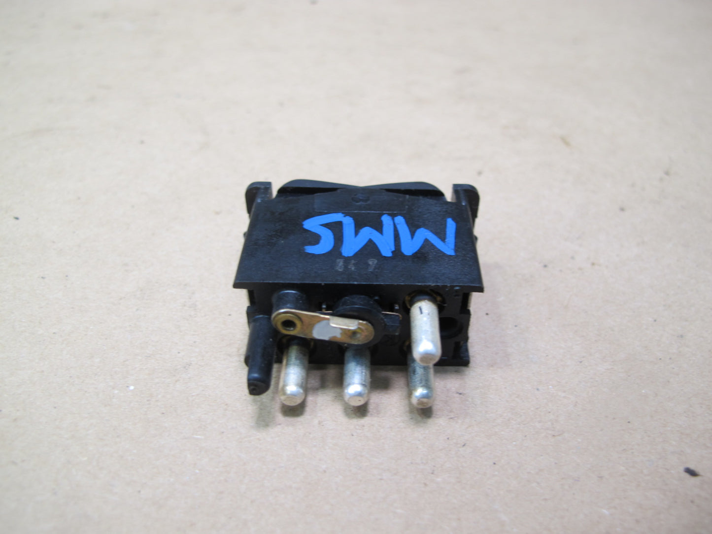 86-91 Mercedes W126 Rear Heated Window Defrost Button Switch 0008206110 OEM