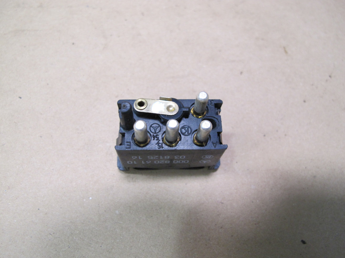 86-91 Mercedes W126 Rear Heated Window Defrost Button Switch 0008206110 OEM
