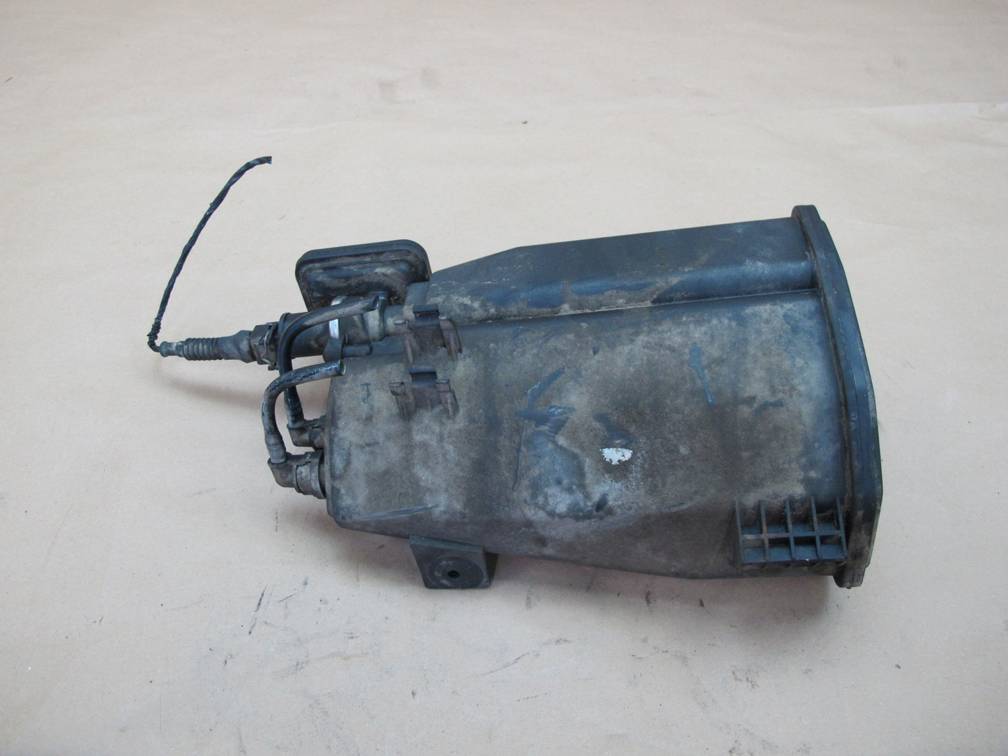 96-02 BMW E36 Z3 Fuel Evap Vapor Charcoal Canister 1183568 OEM