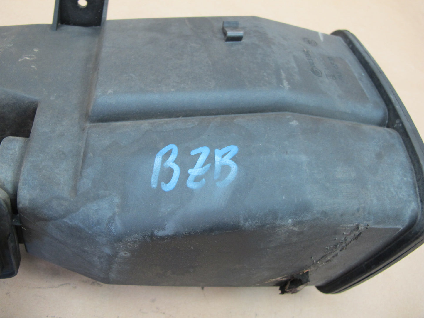 96-02 BMW E36 Z3 Fuel Evap Vapor Charcoal Canister 1183568 OEM