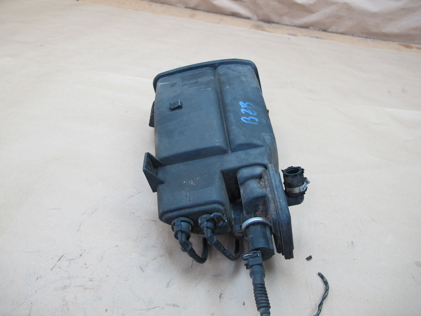 96-02 BMW E36 Z3 Fuel Evap Vapor Charcoal Canister 1183568 OEM