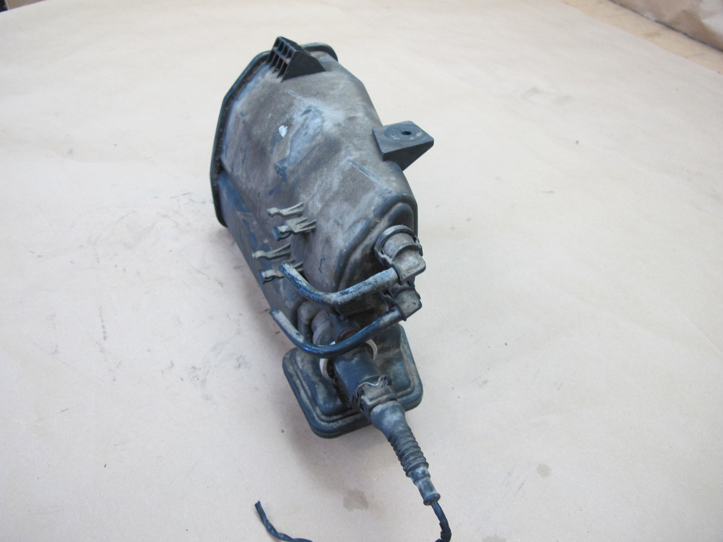 96-02 BMW E36 Z3 Fuel Evap Vapor Charcoal Canister 1183568 OEM