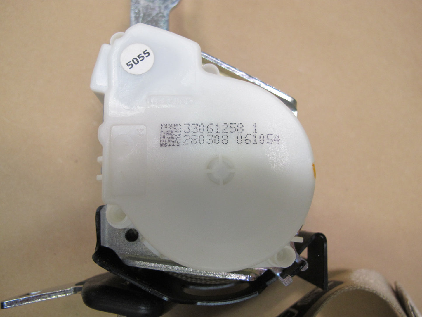04-10 BMW E60 E61 REAR RIGHT CENTER LEFT SIDE SEATBELT RETRACTOR SET OEM