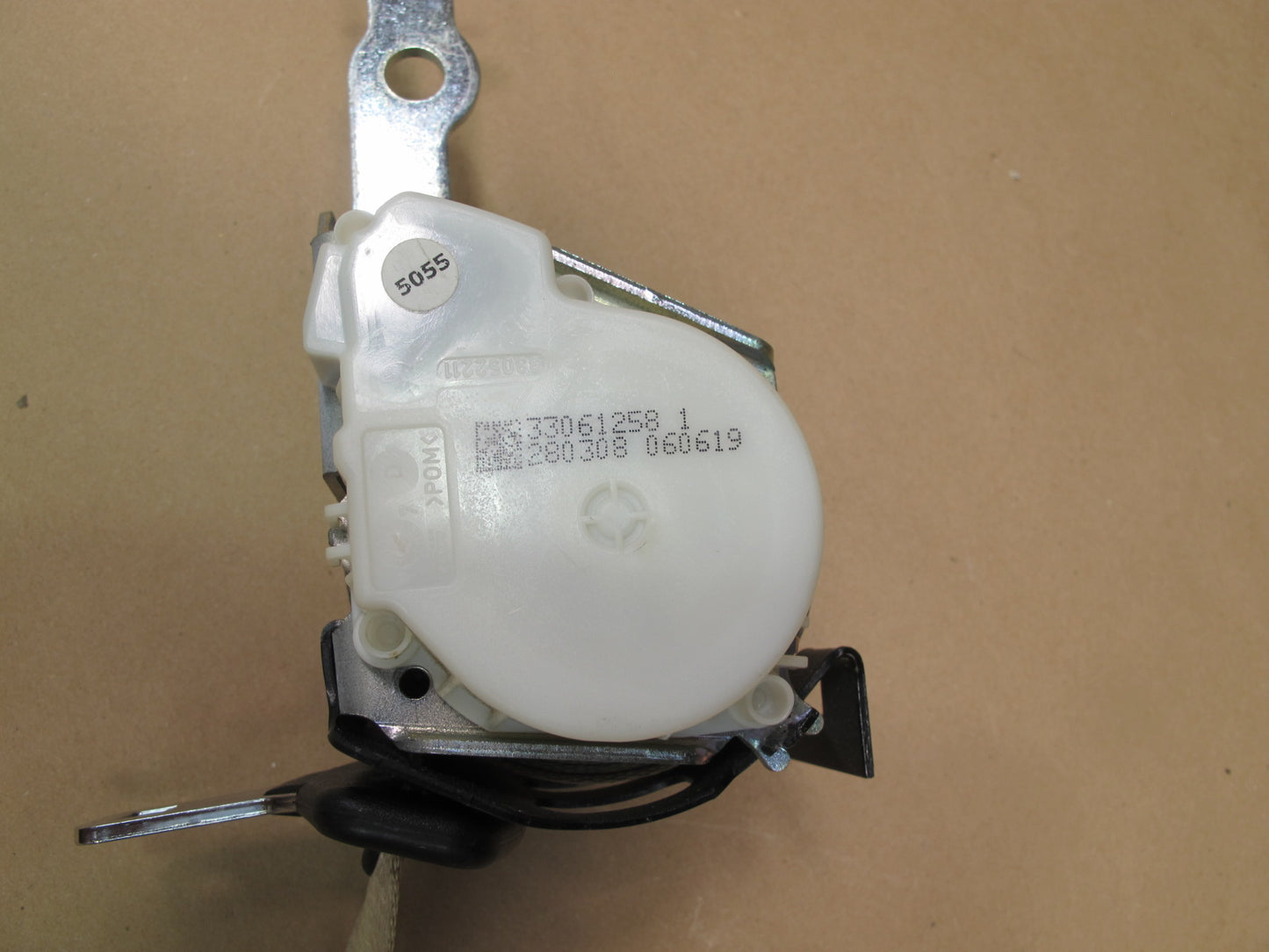 04-10 BMW E60 E61 REAR RIGHT CENTER LEFT SIDE SEATBELT RETRACTOR SET OEM