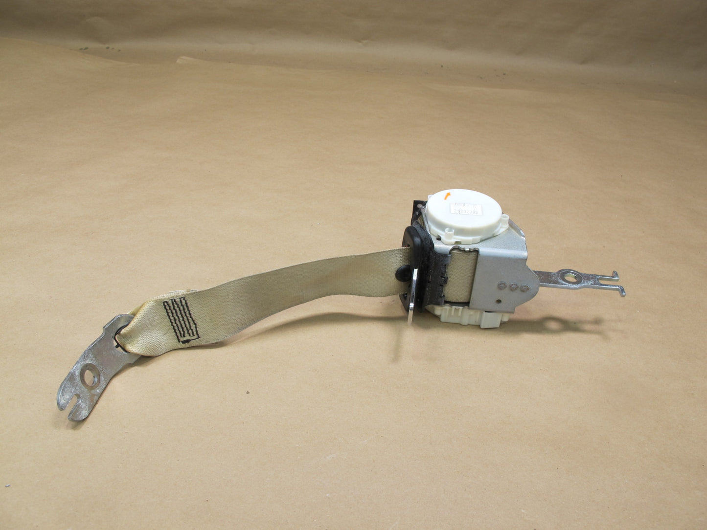 04-10 BMW E60 E61 REAR RIGHT CENTER LEFT SIDE SEATBELT RETRACTOR SET OEM