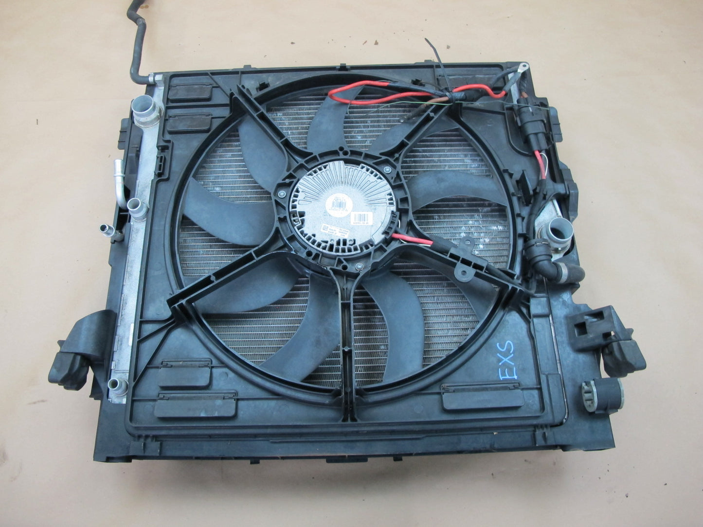 08-14 BMW E71 E72 X6 E70 X5 N63 Engine Cooling Radiator Condenser W/ Fan Shroud