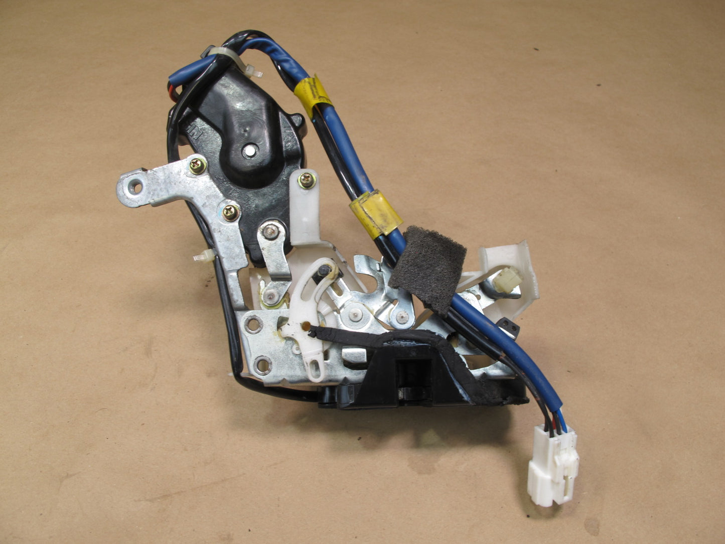 98-00 Lexus UCF20 LS400 Rear Right Passenger Side Door Lock Latch Actuator OEM