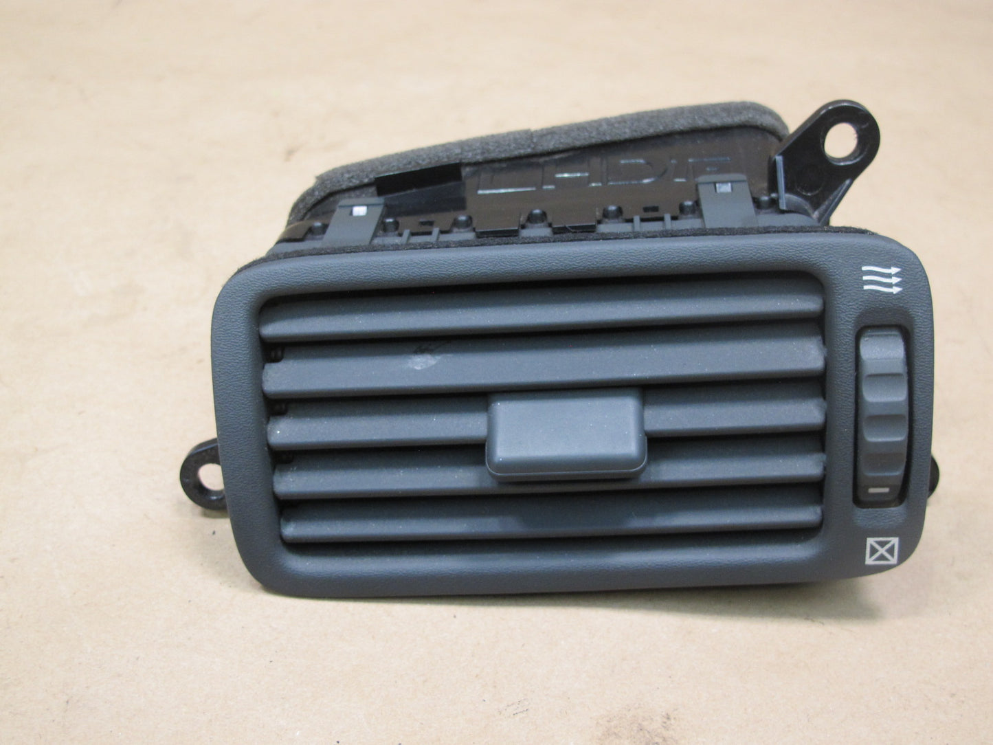 98-00 Lexus UCF20L LS400 Set of 2 Dash Left & Right AC Heater Air Vent OEM