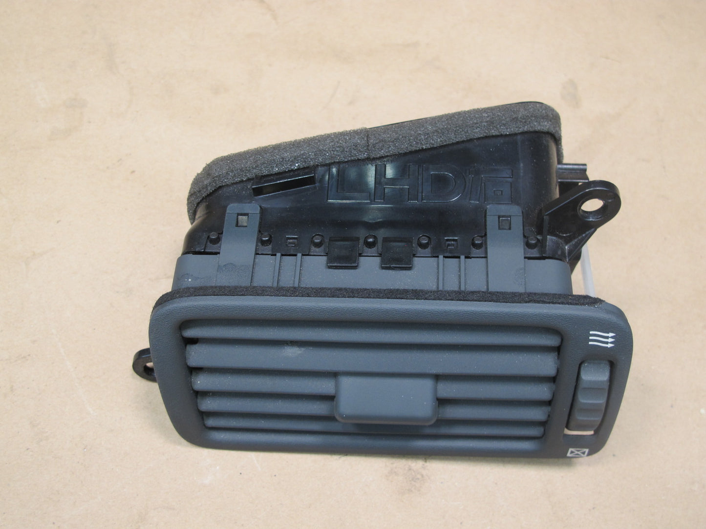 98-00 Lexus UCF20L LS400 Set of 2 Dash Left & Right AC Heater Air Vent OEM