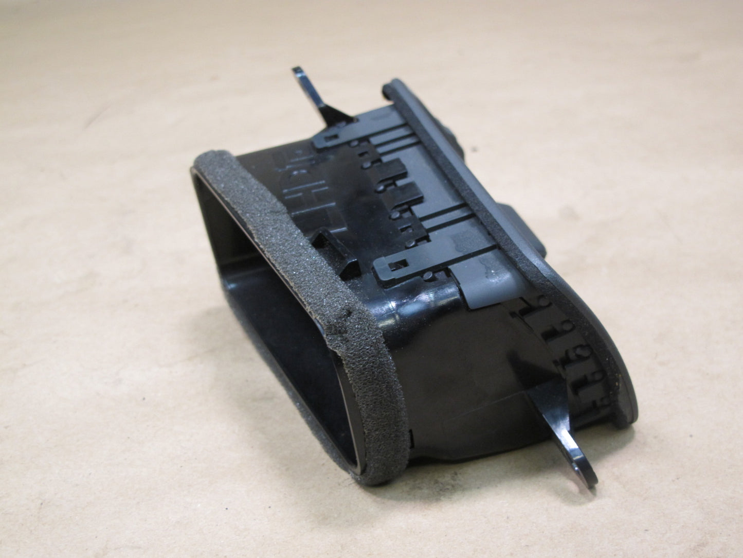 98-00 Lexus UCF20L LS400 Set of 2 Dash Left & Right AC Heater Air Vent OEM