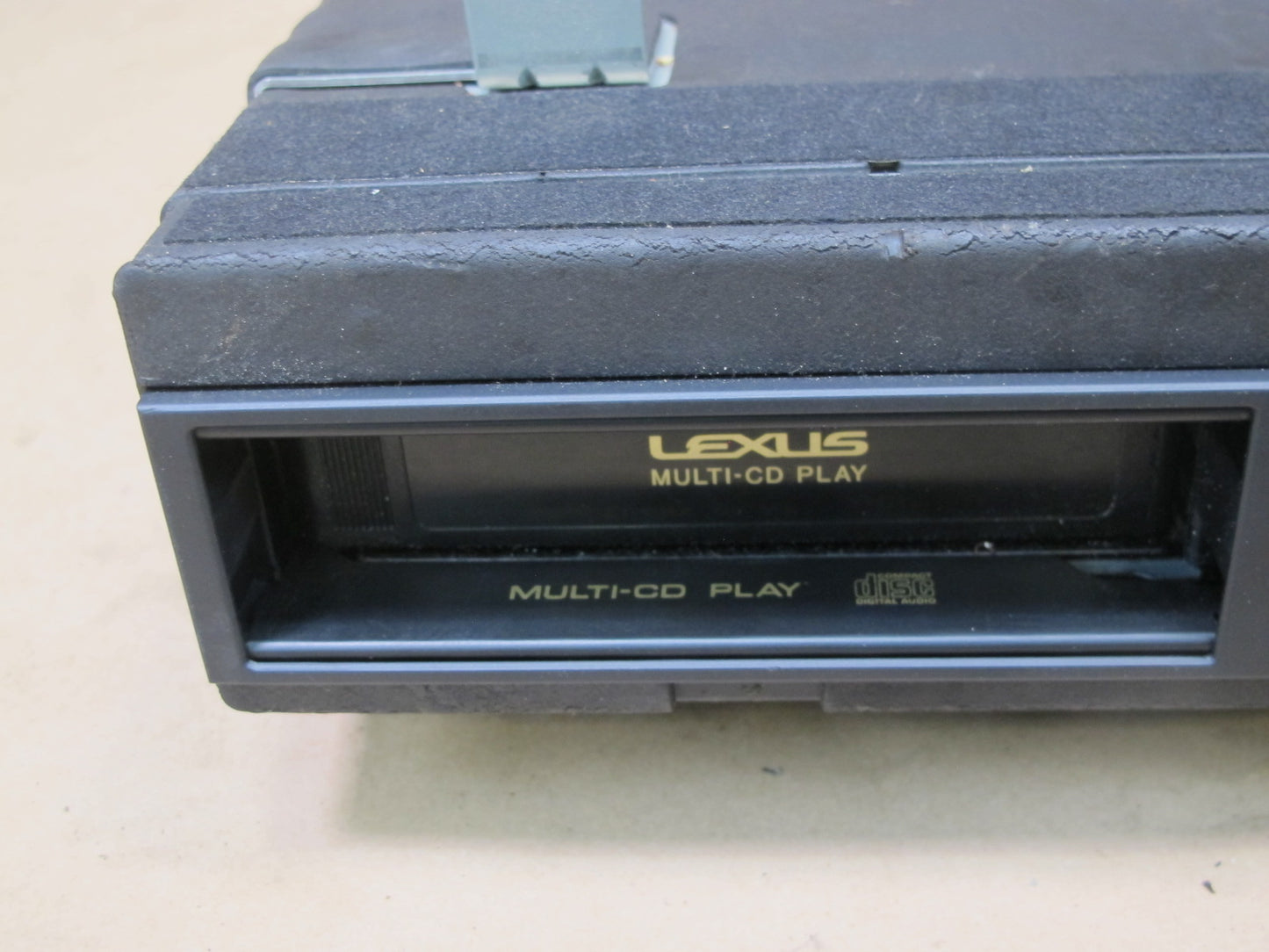 98-00 Lexus LS400 Pioneer 6 Disc CD Changer With Magazine 86270-50130 OEM