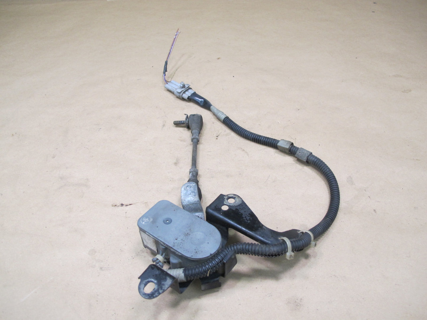 98-00 Lexus LS400 UCF20 Front Right Suspension Height Sensor Module OEM