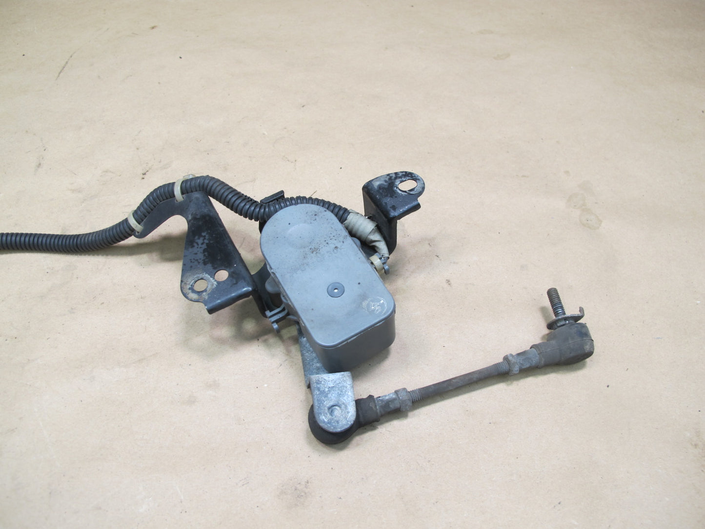 98-00 Lexus LS400 UCF20 Front Right Suspension Height Sensor Module OEM