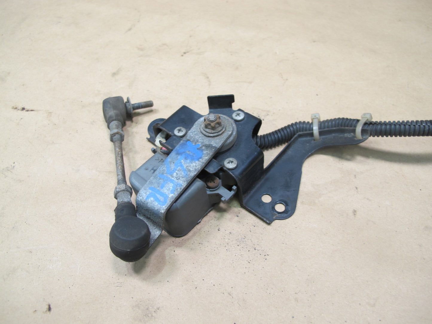 98-00 Lexus LS400 UCF20 Front Right Suspension Height Sensor Module OEM
