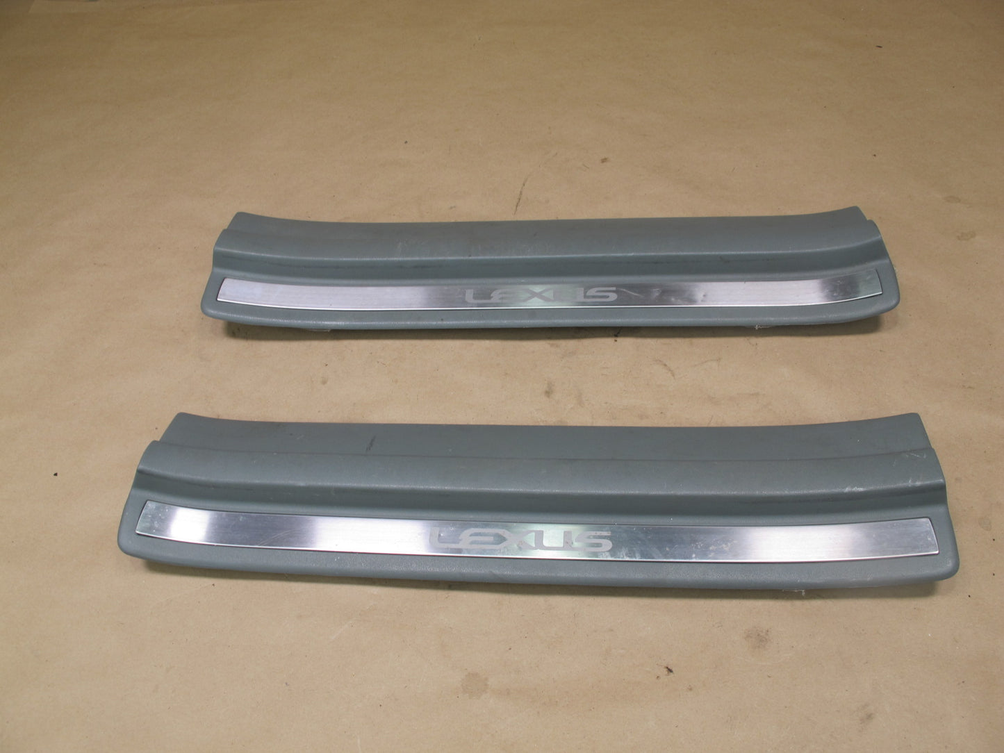 98-00 Lexus LS400 UCF20 Set of 2 Rear Door Scuff Sill Plate Trim Gray OEM