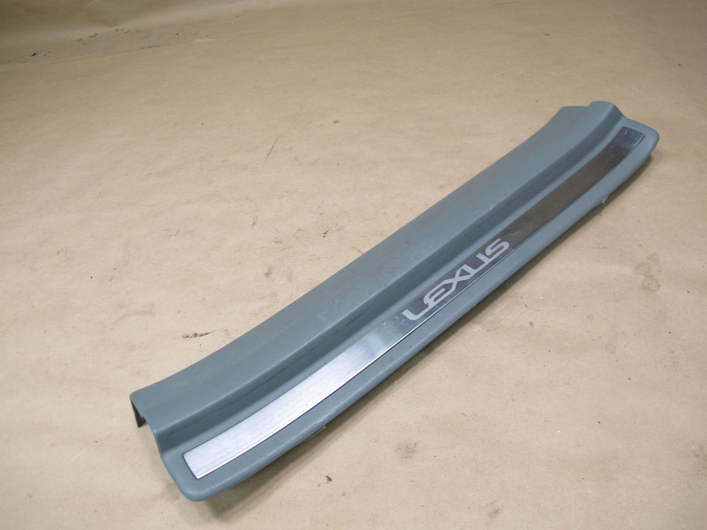 98-00 Lexus LS400 UCF20 Set of 2 Rear Door Scuff Sill Plate Trim Gray OEM