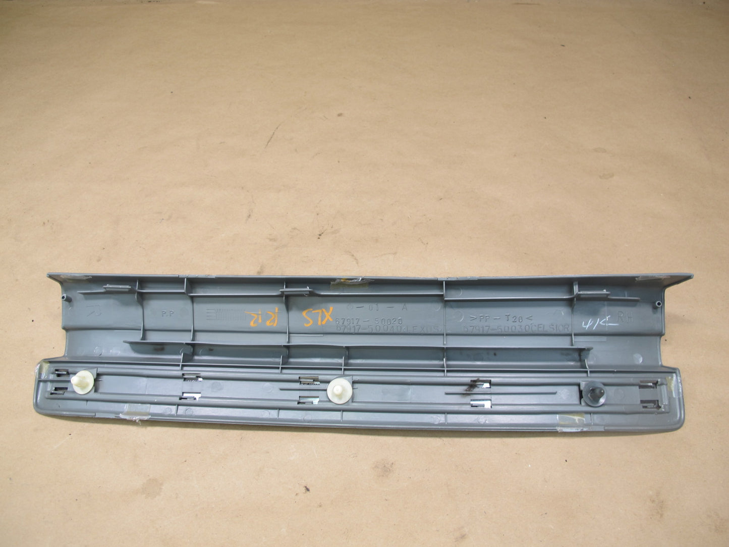 98-00 Lexus LS400 UCF20 Set of 2 Rear Door Scuff Sill Plate Trim Gray OEM