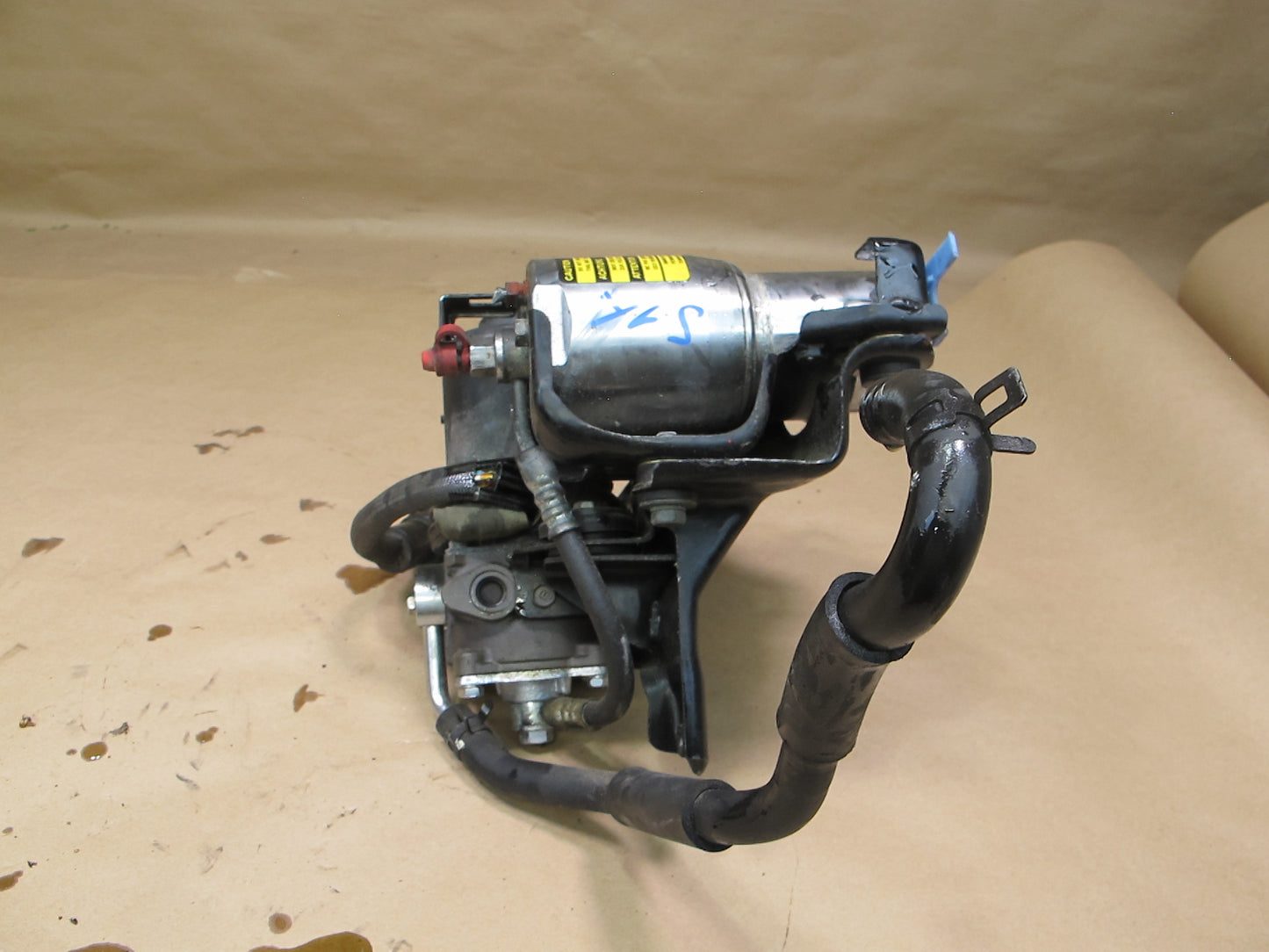 91-92 Lexus UCF10 LS400 ABS Brake Traction Pump w Accumulator OEM
