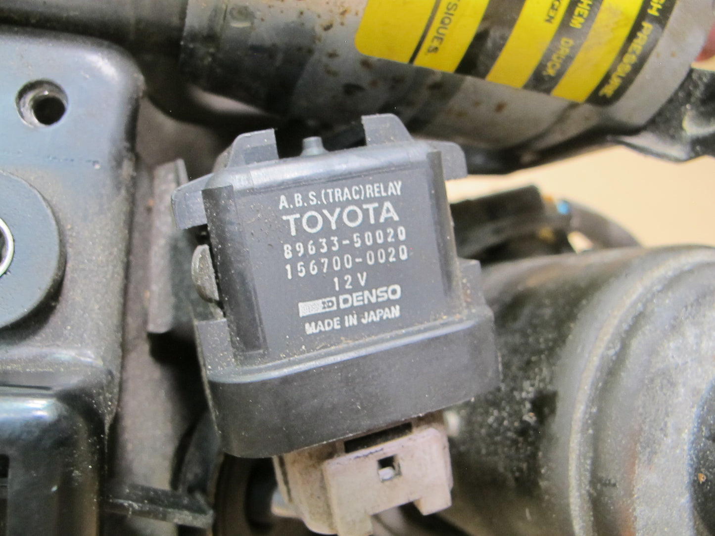 91-92 Lexus UCF10 LS400 ABS Brake Traction Pump w Accumulator OEM