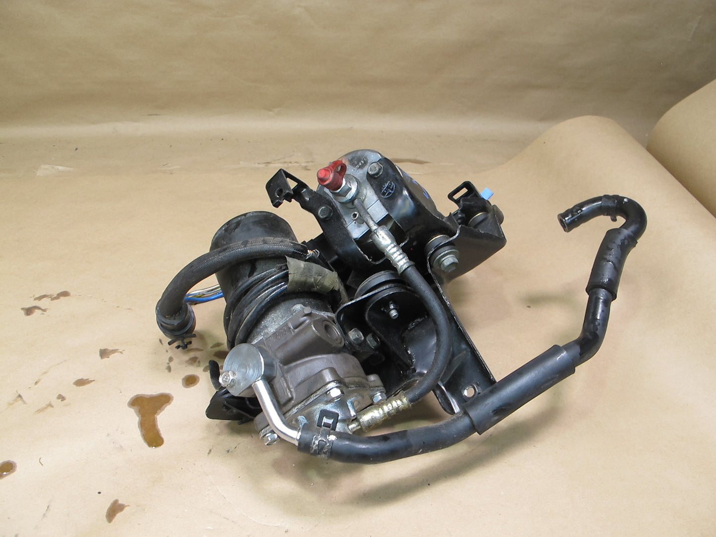 91-92 Lexus UCF10 LS400 ABS Brake Traction Pump w Accumulator OEM