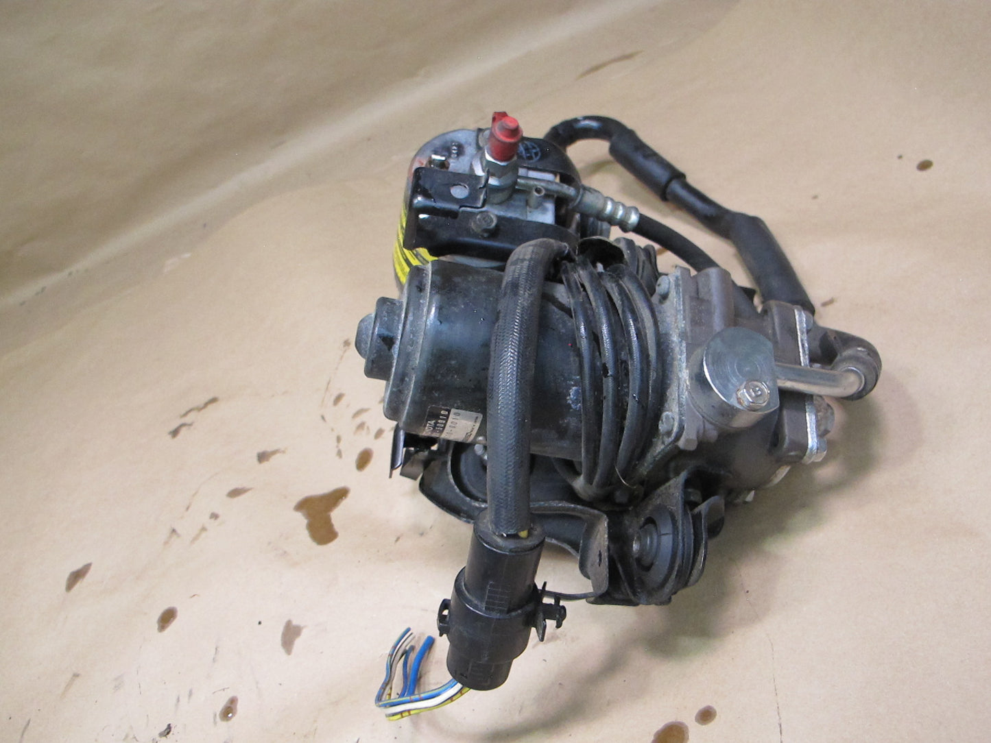 91-92 Lexus UCF10 LS400 ABS Brake Traction Pump w Accumulator OEM