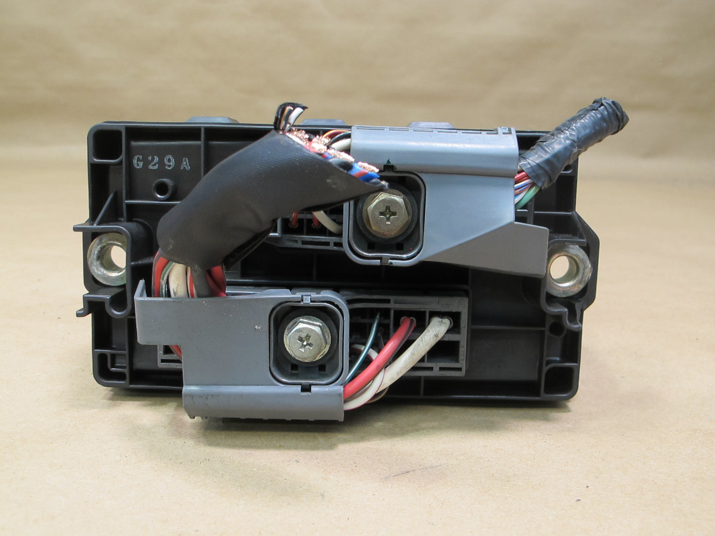 90-94 Lexus UCF10 LS400 Engine Bay Fuse Relay Box Module 82670-50020 OEM