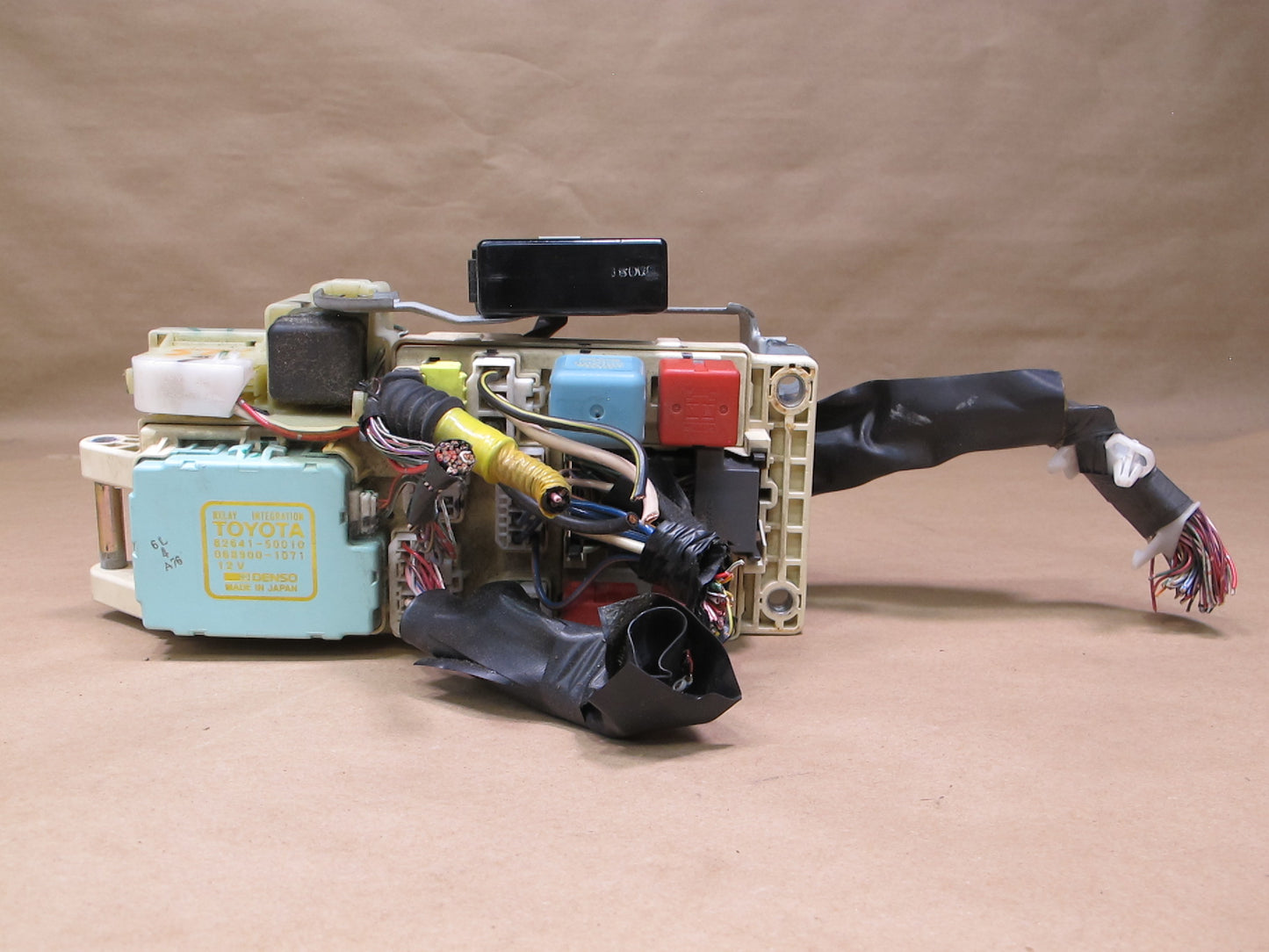 90-94 Lexus UCF10 LS400 Interior Fuse Relay Box w Power Steering Module OEM